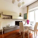 Milano Calvairate Balcony Apt