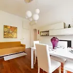 Milano Calvairate Balcony Apt