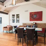 Youhosty - Luxury Town House