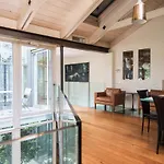 Youhosty - Luxury Town House