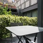 Youhosty - Luxury Town House