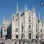 Milano: Incantevole appartamento in pieno centro - Fancy yellow apartments