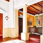 Luxury 4 Bedrooms Apartment