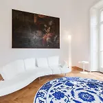 Della Spiga Apartment