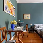 Joivy Elegant Flat With Balcony