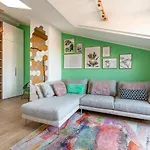 Cozy Studio W/Parking 5 Min Walk From The Bus Stop
