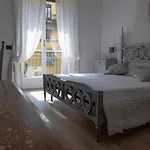 Beautiful Floral Apartment On Navigli