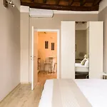 ALTIDO Gracious Navigli Flat