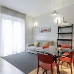 Milano: Incantevole appartamento in pieno centro - Fancy yellow apartments