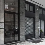 Joivy Warm And Inviting Flat With Balcony