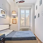 Joivy Warm Flat For 2 In Isola, 10 Min To Centre