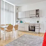 Joivy Lovely Flat With Balcony