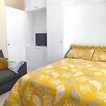 La Vetrina Sulla Citta