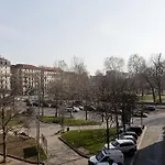Lovely Flat With Park View