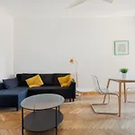 Savona District Comfy Apt X3