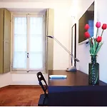 Urban House - Elegant Apartment Brera Milan Center