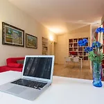 Twins Apartment - Tolstoj District