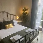 Ambra Rooms