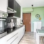 Joivy Lively Flat Near City Centre