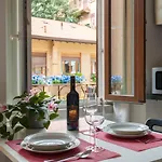 Milano City Apartments - Modern Studio Flat