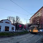 Lagosta Home-Isola Milan
