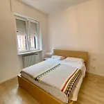 Blue Guest House Howme