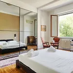 Joivy Stylish Flat In Porta Genova