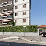 Apartment With Balcony Nearby M3 Subway Yellow Line