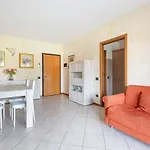 Apartment With Balcony Nearby M3 Subway Yellow Line