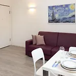 Van Gogh Exclusive Apartment