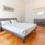 Apartment In The Center - 20\' Walk From Duomo