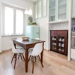 Apartment In The Center - 20\' Walk From Duomo