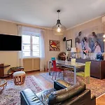 Stylish And Perfect Place For Families And Friends