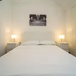 5 Giornate Apt Con Terrazzo E Garage Privato