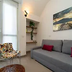 5 Giornate Apt Con Terrazzo E Garage Privato