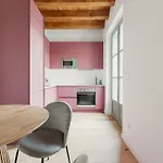 Modern Apartment In Milan With Balcony