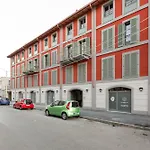 Modern Apartment In Milan With Balcony