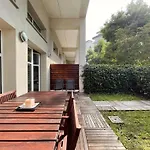 Ampio Loft Su Due Livelli Con Giardino