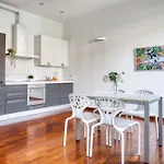 Just Urban Stays - Delightful Apartment - Porta Romana