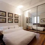 Charming Apartment In Milan Porta Venezia