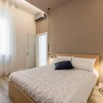 Luxury Apt In City Life