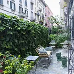 Luxury Bohemian Suite With Private Garden In Milan