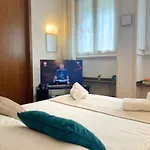 Regina Milano In Crocetta - Sky Tv, Wifi E Breakfast Box