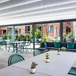 Co99 Art Building Residence