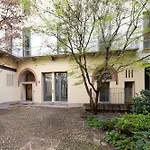 Milano-Cordusio Enchanting Apartment!