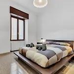 Charming & Bright In The Heart Of Milan - Balcony
