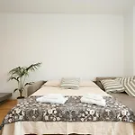 Luxury Design Suite - 20 Minutes From Duomo-Navigli