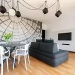 Apartment With Panoramic View Of Milan And Public Free Parking Lot