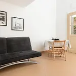 Cream Little Apartment - M1 - City Center