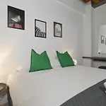 Just Urban Stays - Boutique Apartment With Parking And Gym